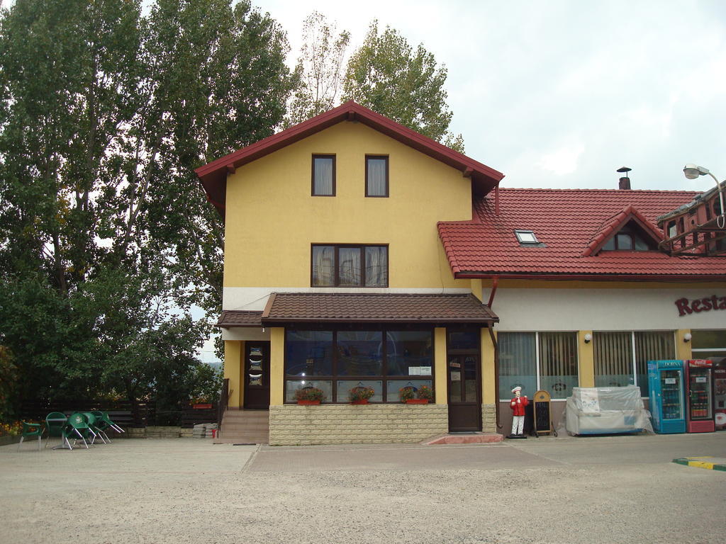 Pensiunea Marc Suceava Exterior photo